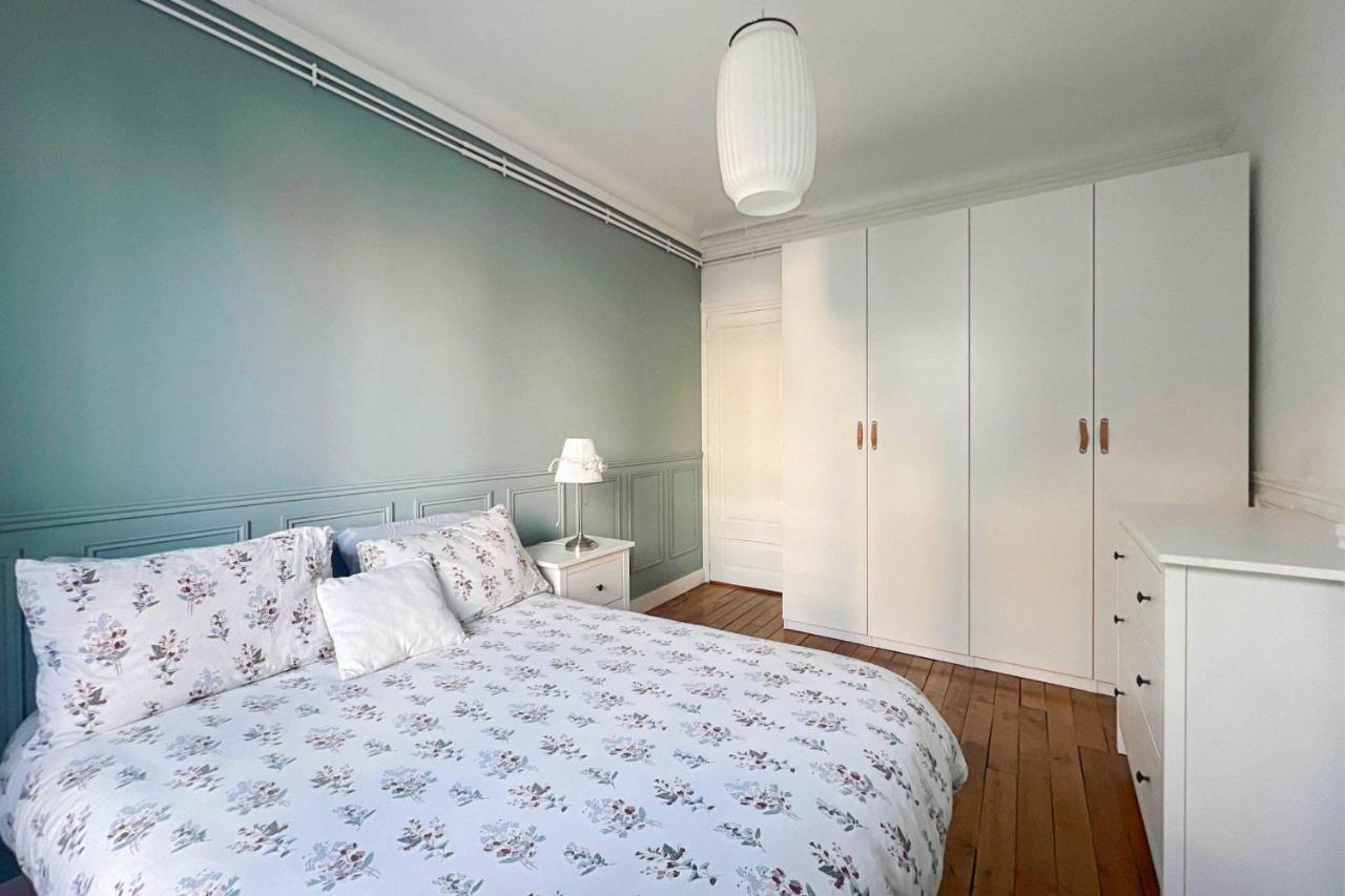 Renewed And Well-decorated In 12th Appartement Parijs
